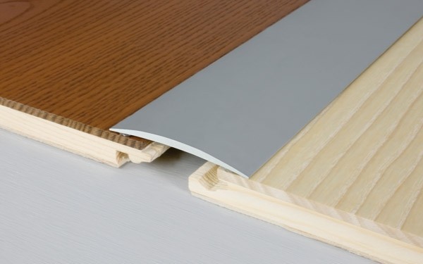 A70 prechodová lišta 6cm samolepiaca / INOX (2 m)