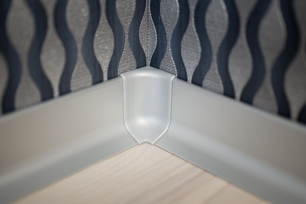 AL soklová lišta Q63 / Striebro vnútorný roh