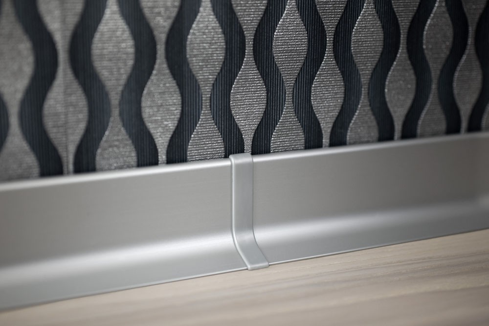 AL soklová lišta Q63 / Striebro Spojka