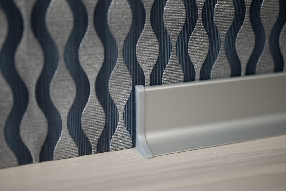 AL soklová lišta Q63 / Striebro ľavá koncovka