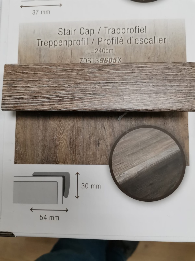 Schodová lišta - Stair cap /prekrývajúca/