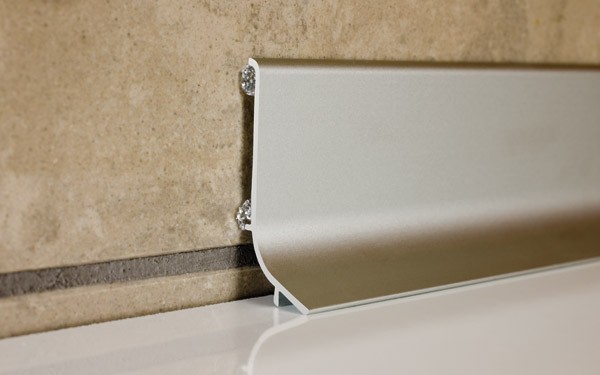 AL soklová lišta Q63 / Šampaň EFQ3SA (2,4 m)