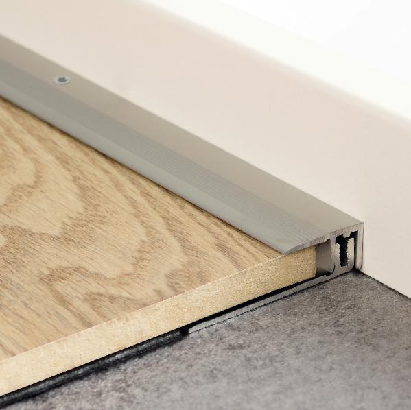 (9930110) Profil AL ukončovací Egger 21 mm, elox Striebro, 1 m, skrutkovací na podlahy hr. 6,5-16 mm, Typ 103 - 1483141