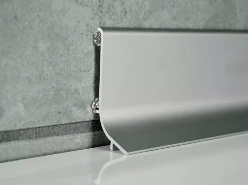 [4118] AL soklová lišta Q63 / Striebro EFQ3S (2,7 m)