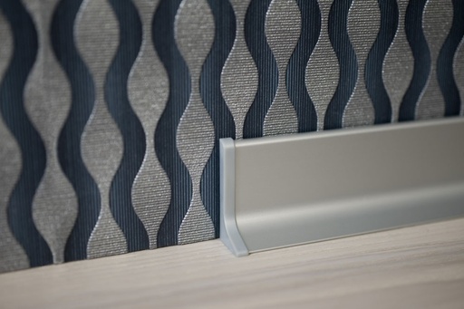 [4136] AL soklová lišta Q63 / Striebro ľavá koncovka