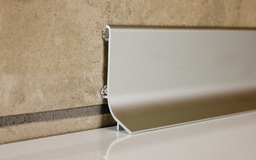 [9702] AL soklová lišta Q63 / Šampaň EFQ3SA (2,4 m)